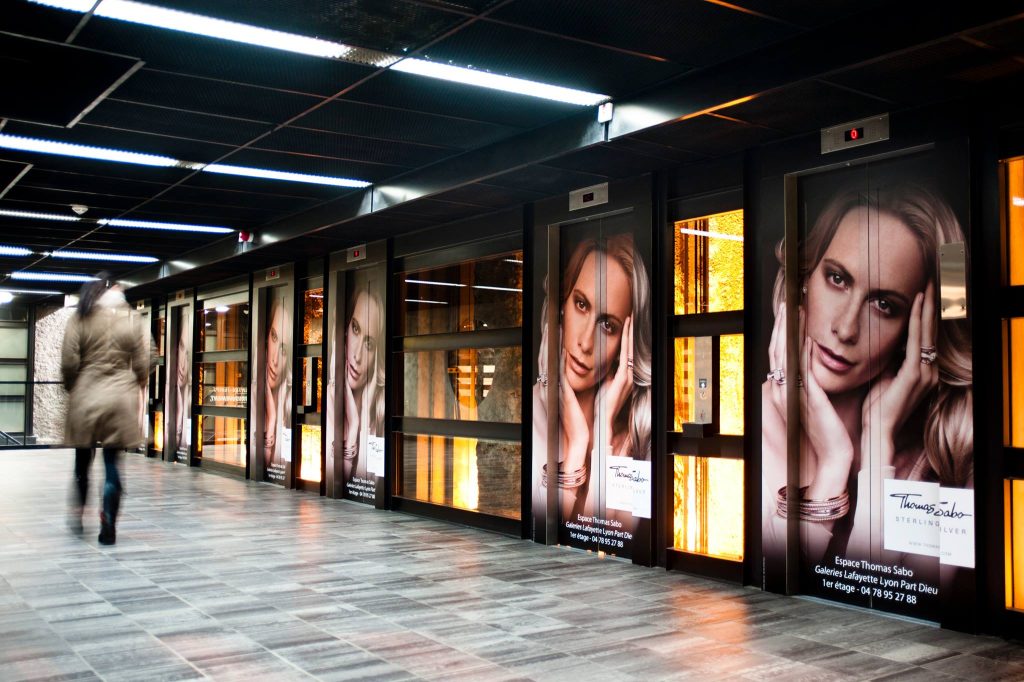 Covering Ascenseur